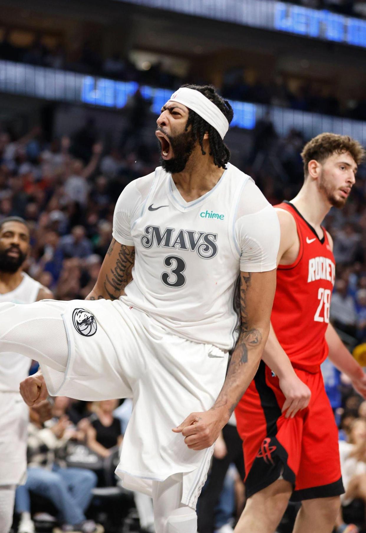 爱游戏APP-出色防守引发热议！，浓眉哥在巴塞罗那比赛中锐不可当赛场气氛高涨